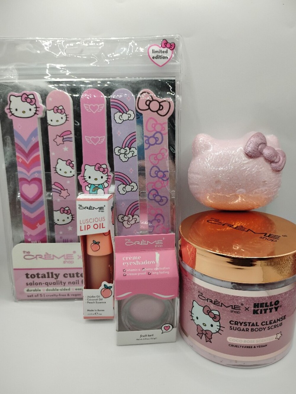 The Crème x Hello Kitty Special Edition Bath & Makeup Special Edition Bundle
